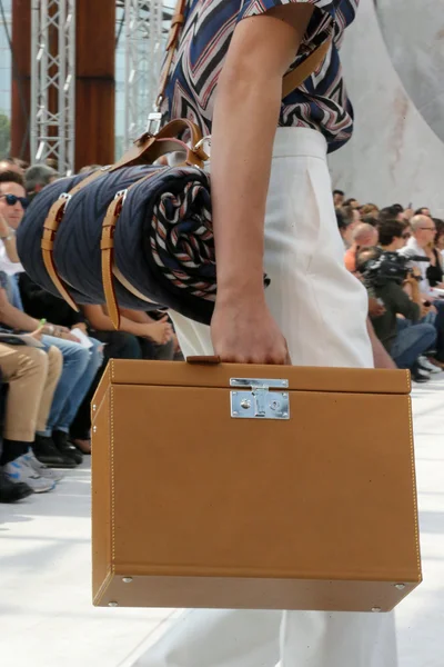 Look 57